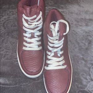 Burgundy Snake texture high top sneakers